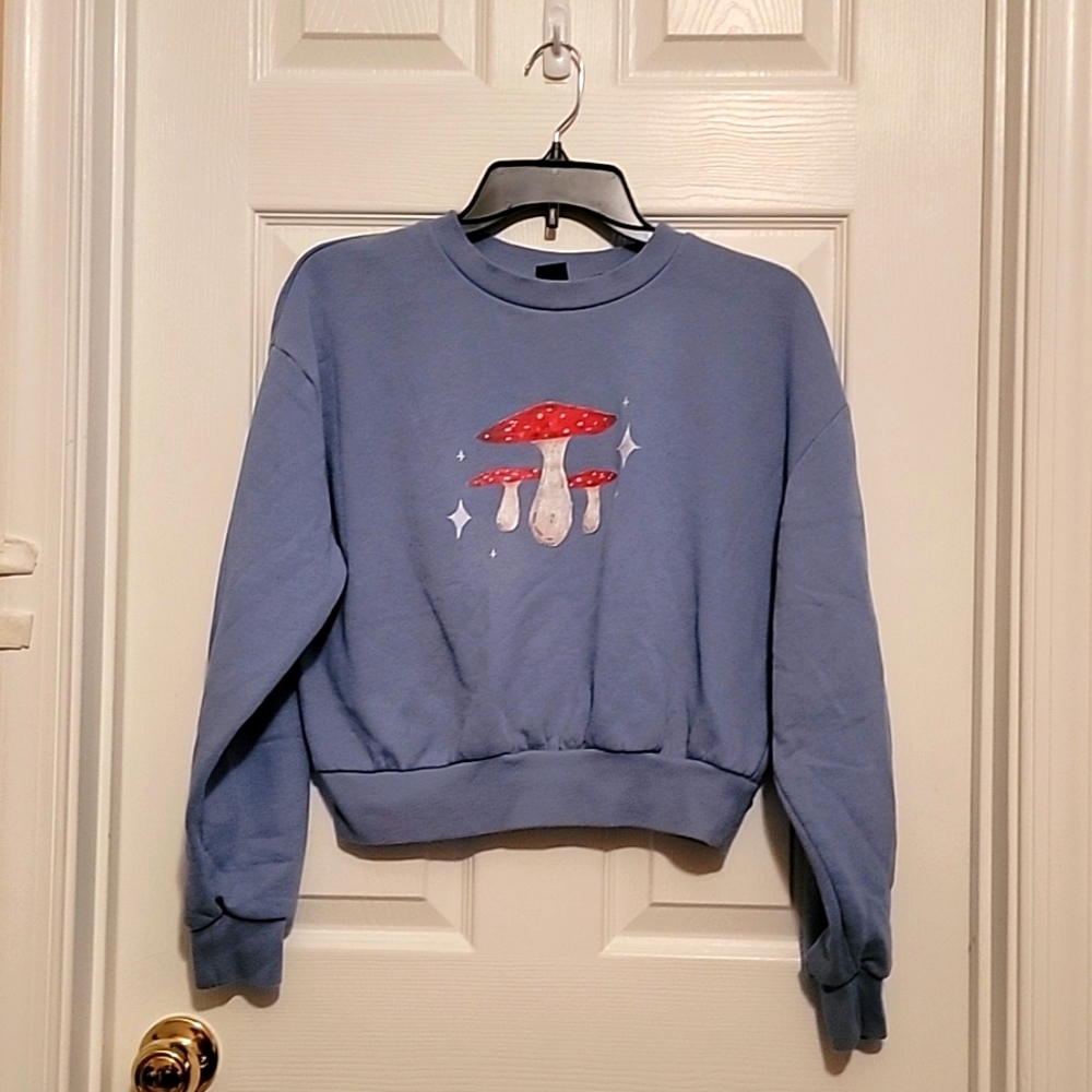 Wild & Fable Mushroom Sweatshirt - Size M (Juniors)